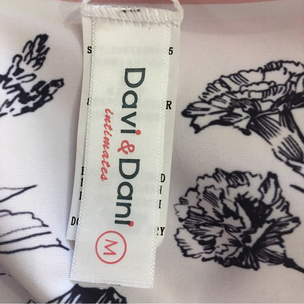 Davi & Dani Reversible Swimsuit One Piece Holiday Vacation Floral Tie Straps - Picture 7 of 8